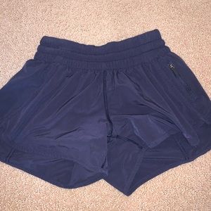 NEW LULULEMON SHORTS WITH POCKETS